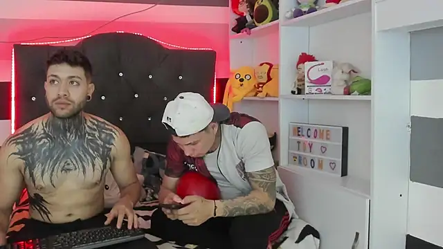 Snapshot of _tatho_perovich_ chatting on December 2024 04:37:02 AM tatho perovich online show from December 2024 04:37:02 AM