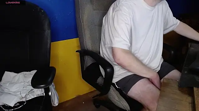 shyhuskyguy online show from December 2025 05:06:01 AM