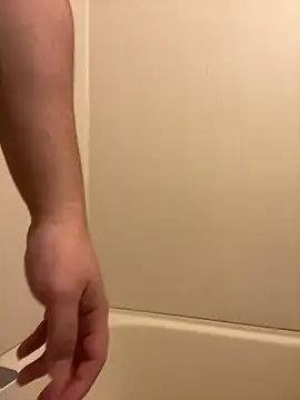 Snapshot of YU-KI00 chatting on November 2025 01:04:01 PM YU-KI00 online show from November 2025 01:04:01 PM