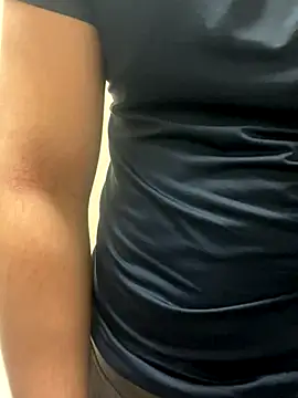 YU-KI00 online show from November 2025 10:15:01 AM