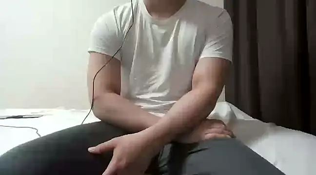 Snapshot of YU-KI00 chatting on March 2025 03:32:02 AM YU-KI00 online show from March 2025 03:32:02 AM