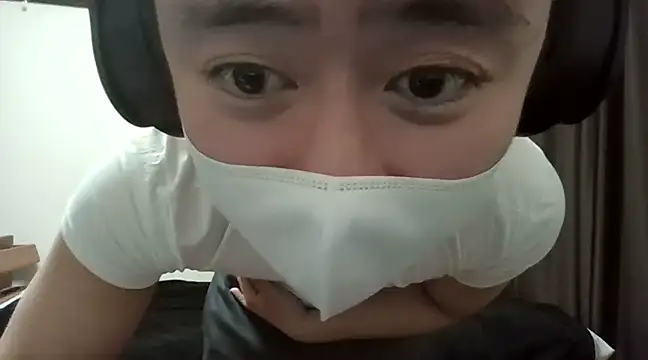 Snapshot of YU-KI00 chatting on March 2025 01:23:02 PM YU-KI00 online show from March 2025 01:23:02 PM