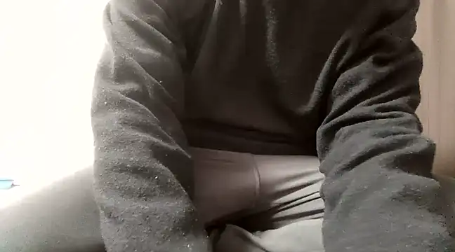 Snapshot of YU-KI00 chatting on March 2025 03:39:01 AM YU-KI00 online show from March 2025 03:39:01 AM