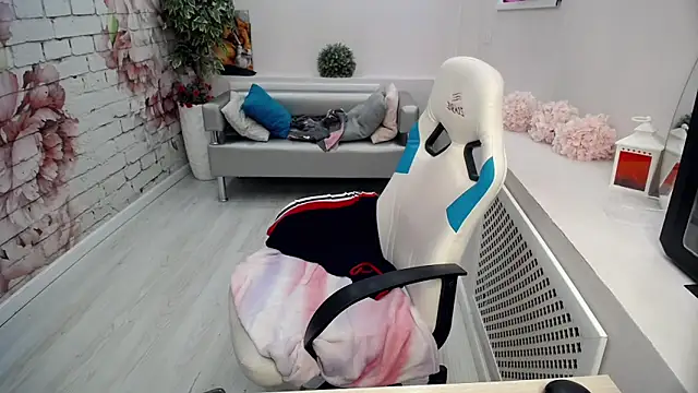 Snapshot of Cutie_Asya chatting on March 2026 04:46:02 AM Cutie Asya online show from March 2026 04:46:02 AM