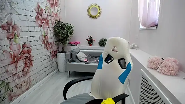 Snapshot of Cutie_Asya chatting on October 2025 04:24:02 AM Cutie Asya online show from October 2025 04:24:02 AM