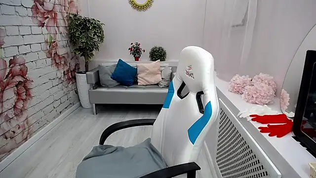 Snapshot of Cutie_Asya chatting on February 2025 05:10:01 AM Cutie Asya online show from February 2025 05:10:01 AM