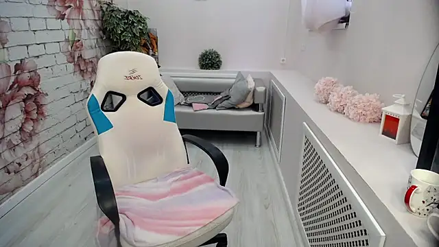 Snapshot of Cutie_Asya chatting on February 2026 04:56:01 AM Cutie Asya online show from February 2026 04:56:01 AM