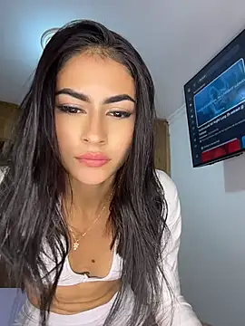 emilie xx  online show from May 2026 02:51:02 AM