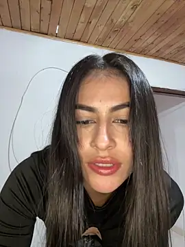 emilie xx  online show from October 2025 10:33:01 PM