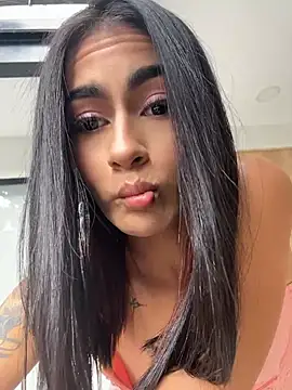 emilie xx  online show from May 2026 08:49:02 PM