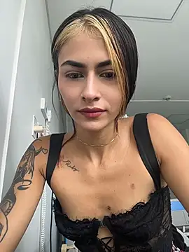 emilie xx  online show from June 2026 04:23:01 PM