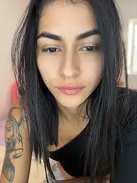 emilie xx  online show from April 2026 02:03:02 PM