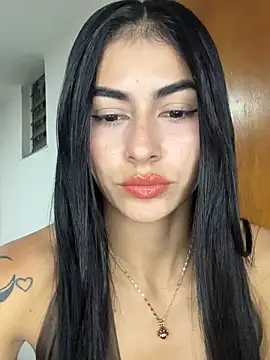 emilie xx  online show from March 2026 10:47:02 PM