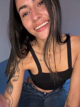 emilie xx  online show from March 2026 09:49:02 PM