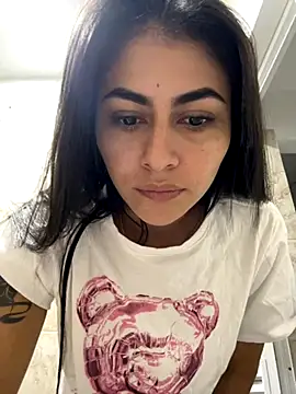 emilie xx  online show from October 2025 02:41:01 PM