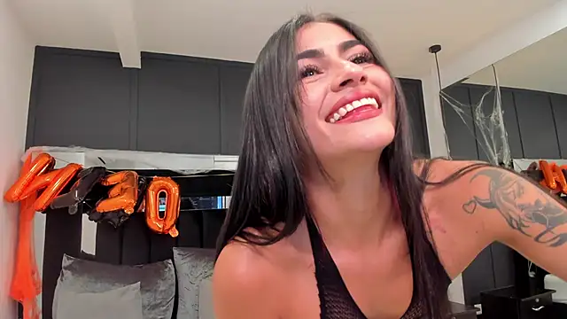 emilie xx  online show from October 2025 10:09:01 PM