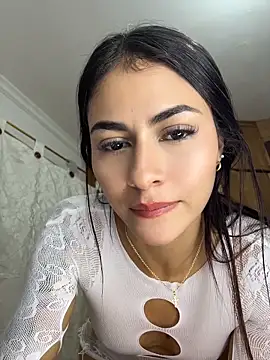 emilie xx  online show from May 2026 04:41:02 AM