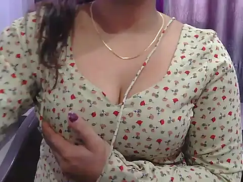 Snapshot of cutie-taara chatting on February 2025 05:41:01 AM cutie-taara online show from February 2025 05:41:01 AM