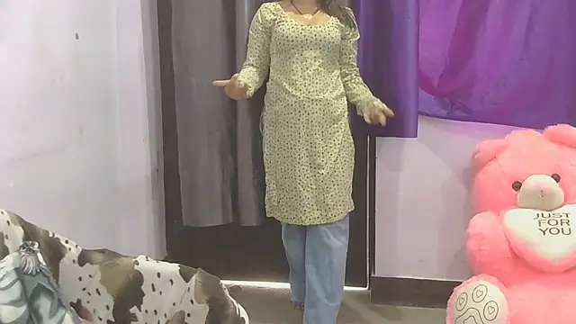 cutie-taara online show from May 2026 03:54:02 AM