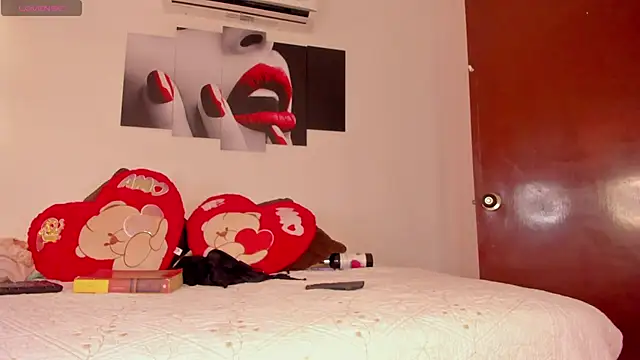 TabyJhonson online show from September 2025 12:44:02 PM