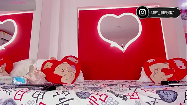 TabyJhonson online show from February 2026 01:44:01 PM