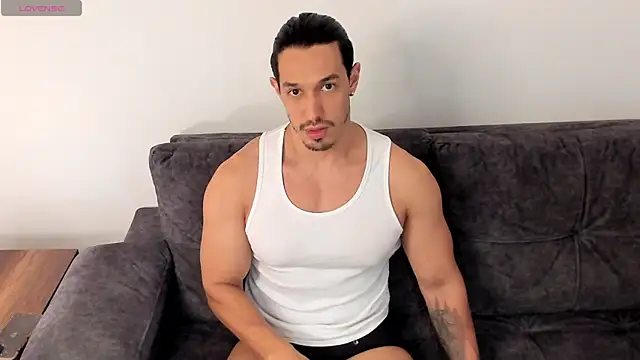 Snapshot of Lorenzoferrec chatting on December 2025 11:53:01 PM Lorenzoferrec online show from December 2025 11:53:01 PM