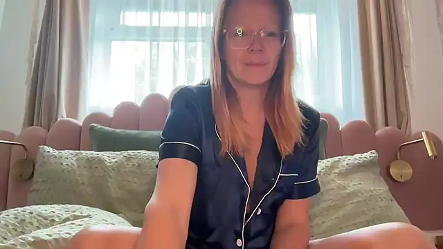 MelodyRoseUk online show from May 2026 08:21:02 AM