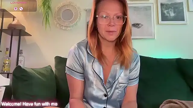 MelodyRoseUk online show from May 2026 08:25:02 AM