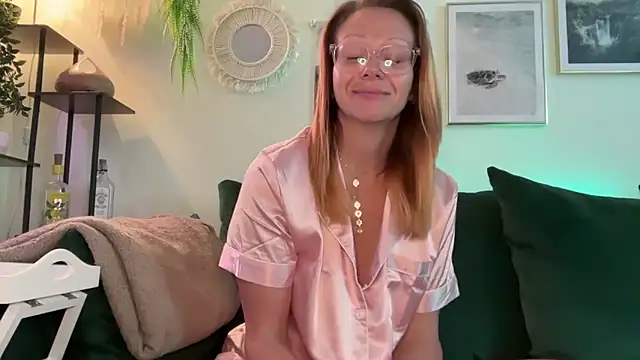 MelodyRoseUk online show from April 2026 08:10:01 AM