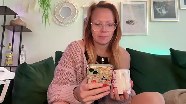 MelodyRoseUk online show from May 2026 10:21:02 AM