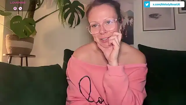 Snapshot of MelodyRoseUk chatting on February 2026 11:38:02 PM MelodyRoseUk online show from February 2026 11:38:02 PM