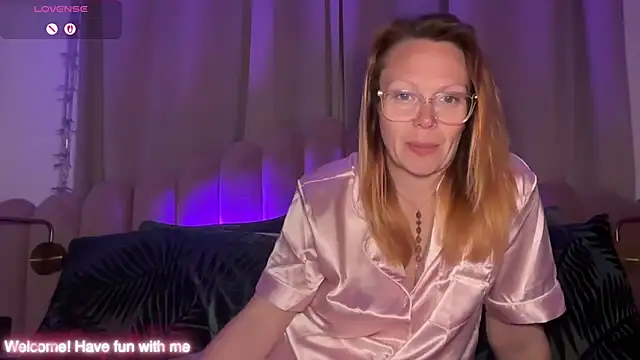 MelodyRoseUk online show from April 2026 09:38:01 PM