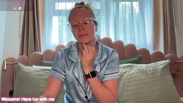 MelodyRoseUk online show from May 2026 08:11:02 AM