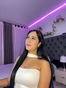 Amiirra  online show from November 2025 03:56:02 AM