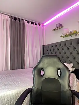 Amiirra  online show from October 2025 12:29:02 AM