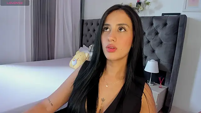 Snapshot of Amiirra_ chatting on February 2026 04:58:02 PM Amiirra online show from February 2026 04:58:02 PM