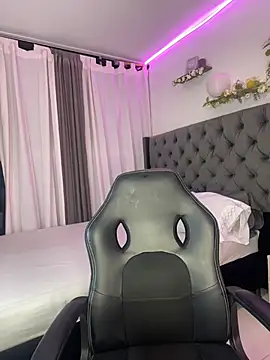 Amiirra  online show from December 2025 05:30:02 AM