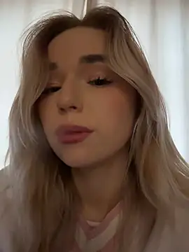 Snapshot of Eva_Millss chatting on December 2024 01:07:02 PM Eva Millss online show from December 2024 01:07:02 PM