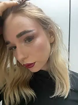 Snapshot of Eva_Millss chatting on December 2024 01:11:02 PM Eva Millss online show from December 2024 01:11:02 PM