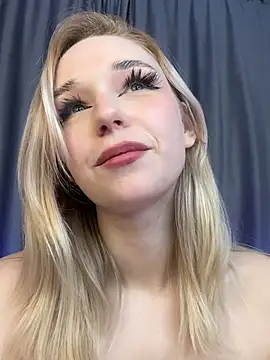 Snapshot of Eva_Millss chatting on February 2025 07:59:02 PM Eva Millss online show from February 2025 07:59:02 PM