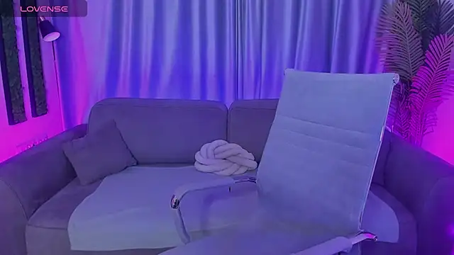 Snapshot of Eva_Millss chatting on January 2025 04:15:01 PM Eva Millss online show from January 2025 04:15:01 PM