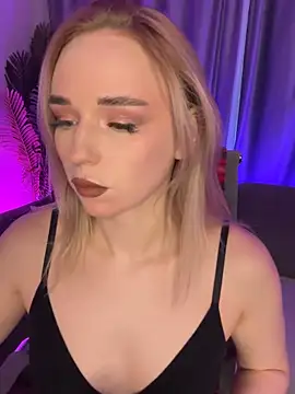 Snapshot of Eva_Millss chatting on January 2025 01:04:02 PM Eva Millss online show from January 2025 01:04:02 PM