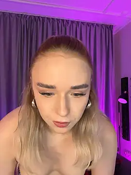 Snapshot of Eva_Millss chatting on December 2024 01:07:02 PM Eva Millss online show from December 2024 01:07:02 PM