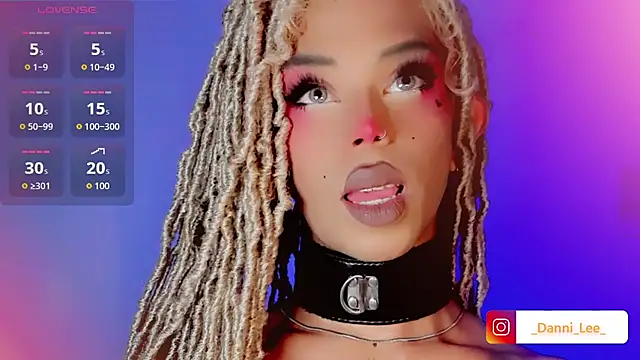 Snapshot of DanniLee_ chatting on October 2025 12:10:02 AM DanniLee online show from October 2025 12:10:02 AM