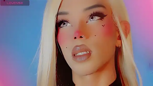 Snapshot of DanniLee_ chatting on November 2025 08:58:01 PM DanniLee online show from November 2025 08:58:01 PM