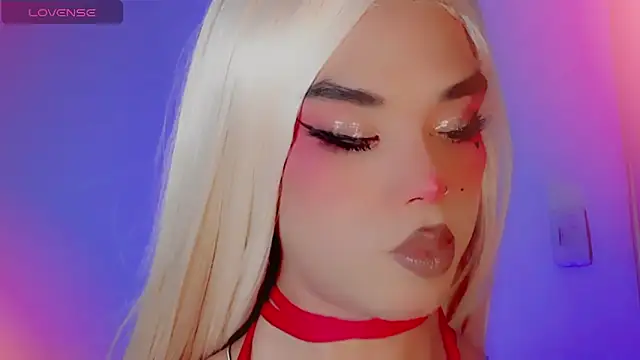 Snapshot of DanniLee_ chatting on November 2025 11:05:01 PM DanniLee online show from November 2025 11:05:01 PM