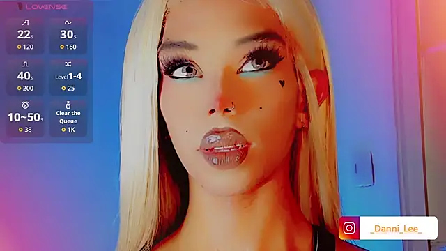 Snapshot of DanniLee_ chatting on November 2025 10:03:02 PM DanniLee online show from November 2025 10:03:02 PM