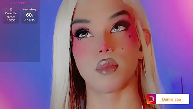 Snapshot of DanniLee_ chatting on November 2025 05:50:01 PM DanniLee online show from November 2025 05:50:01 PM