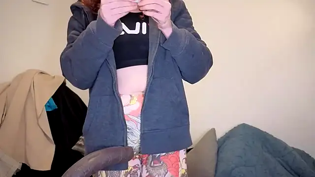 ENGLISHEMILY 69 online show from December 2025 09:48:02 PM