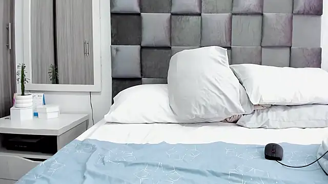 JuanDiegoKing online show from November 2025 07:58:02 PM